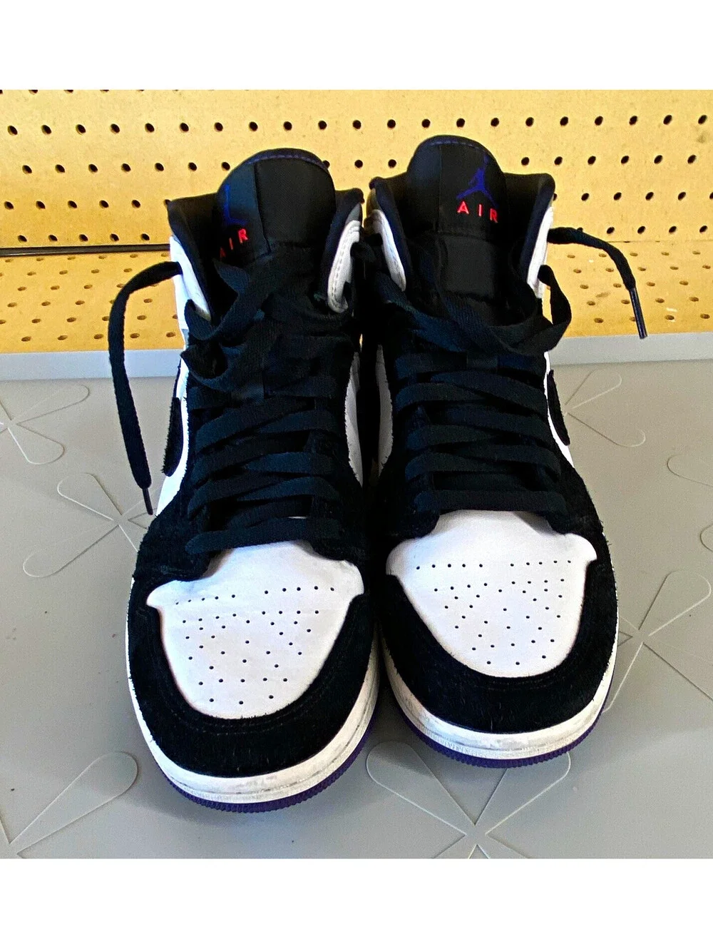 Jordan Air Jordan 1 Mid SE Varsity Purple Colorblock Sneakers 852542-105